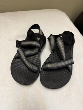 Men’s Chaco sandals sz 8